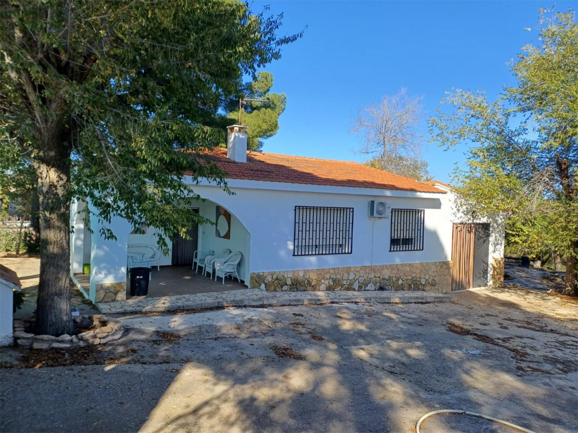 Vista exterior de Finca rústica en venda en  Albacete Capital amb Aire condicionat i Piscina