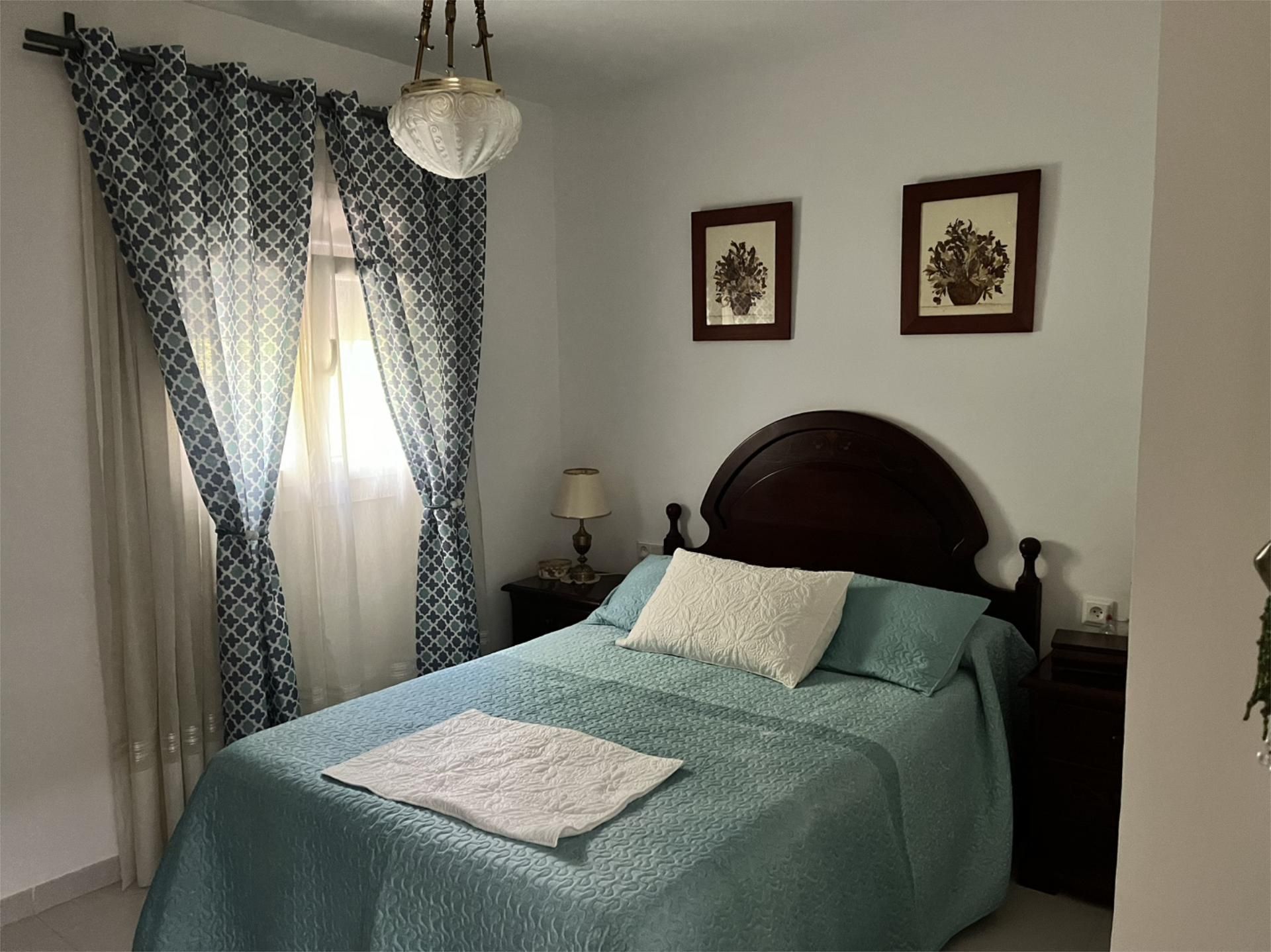 Bedroom of Single-family semi-detached for sale in El Bosque  with Air Conditioner, Heating and Oven
