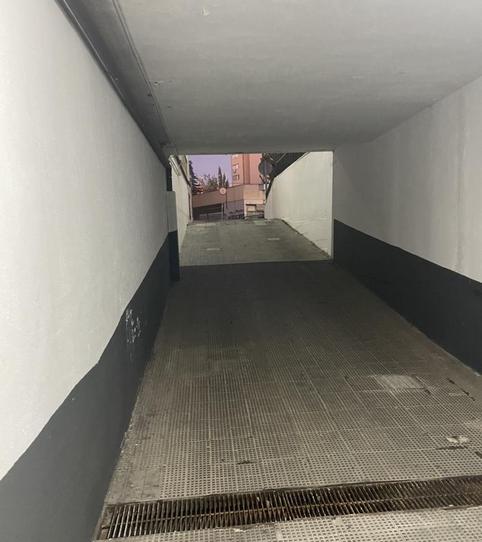 Garage to rent in Calle de Bolivia, 21, La Espinilla - Parque Blanco, Madrid - image 2 Photo 2 of Garage to rent in Calle de Bolivia, 21, La Espinilla - Parque Blanco, Madrid