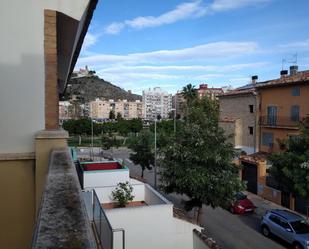 Vista exterior de Casa adosada per a compartir en Cullera amb Terrassa, Moblat i Forn