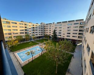 Exterior view of Flat to rent in  Madrid Capital  with Air Conditioner, Terrace and Swimming Pool