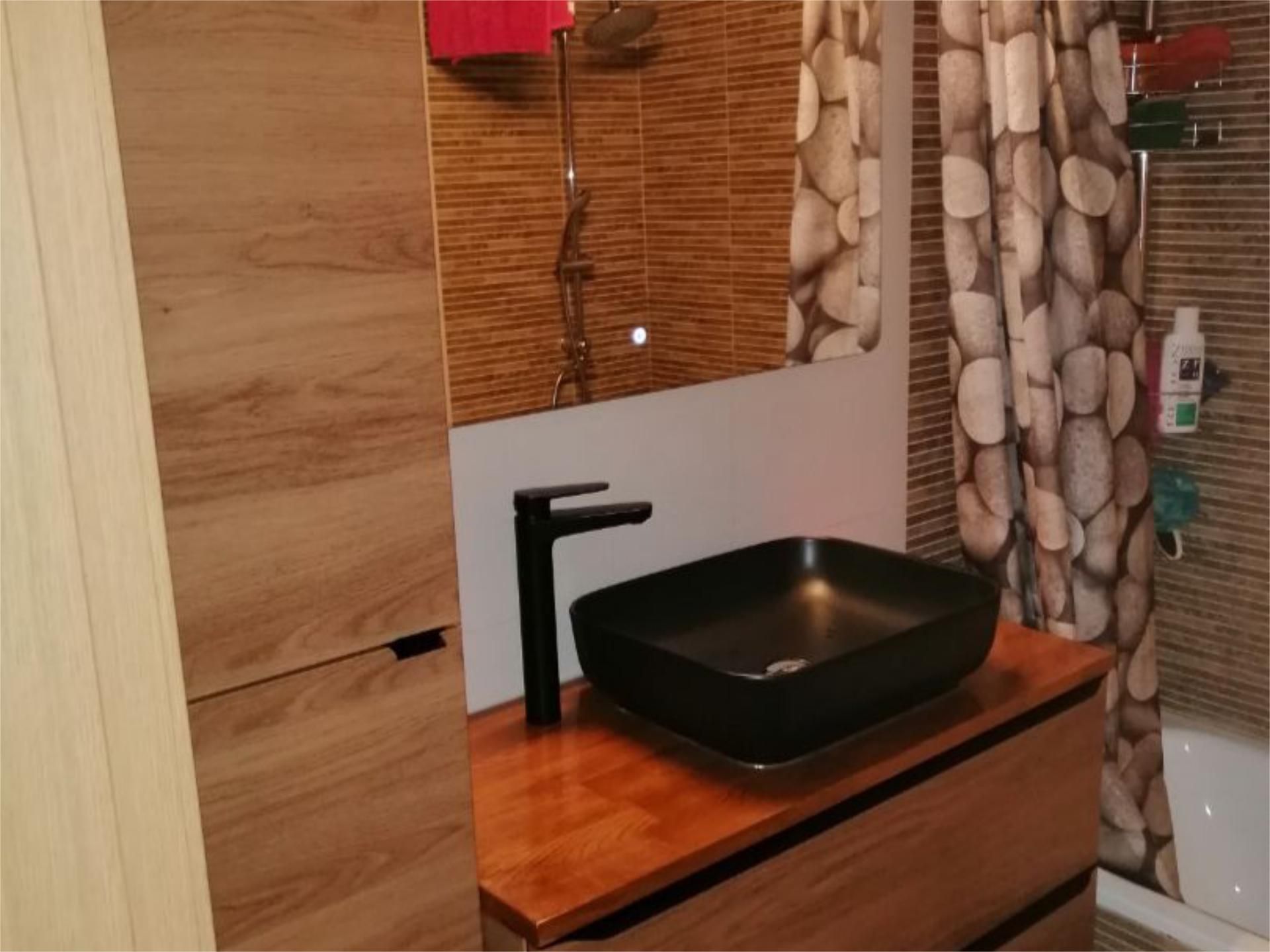 Bathroom of Flat for sale in Cigales  with Balcony