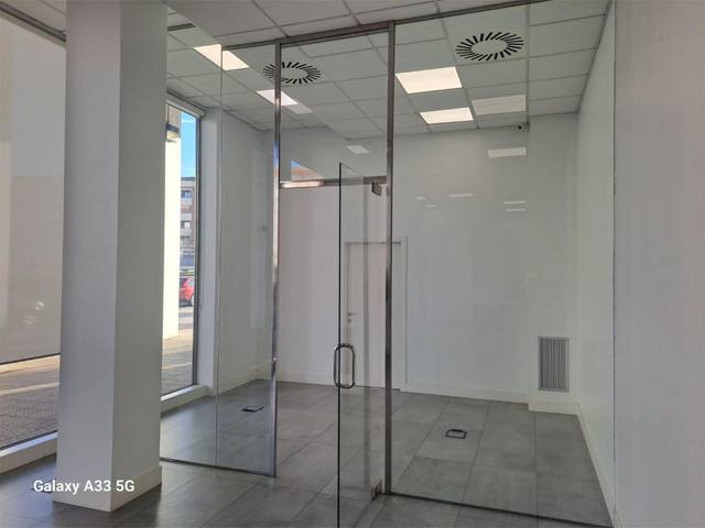 Local comercial en Venta en Calle Río Lomo, 1 en Los Lirios