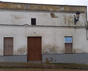 Vista exterior de Casa adosada en venda en Higuera la Real amb Jardí privat i Traster