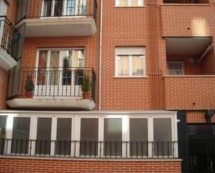 Außenansicht von Wohnung miete in Ávila Capital mit Heizung, Parkett und Terrasse