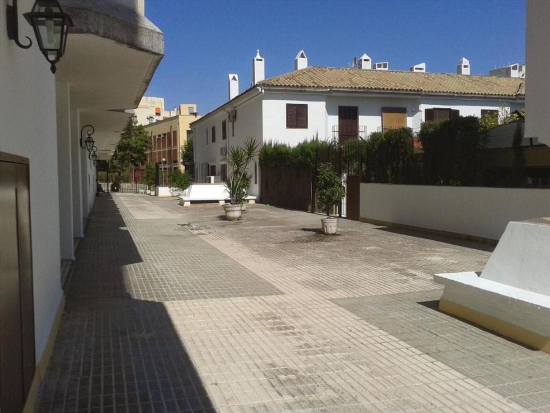 Vista exterior de Pis en venda en Jerez de la Frontera amb Aire condicionat, Calefacció i Moblat