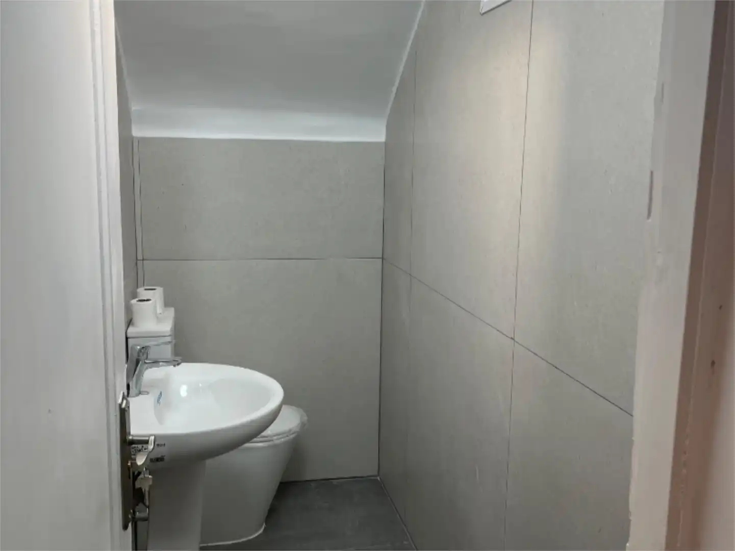 Badezimmer von Geschaftsraum zur Miete in Arico