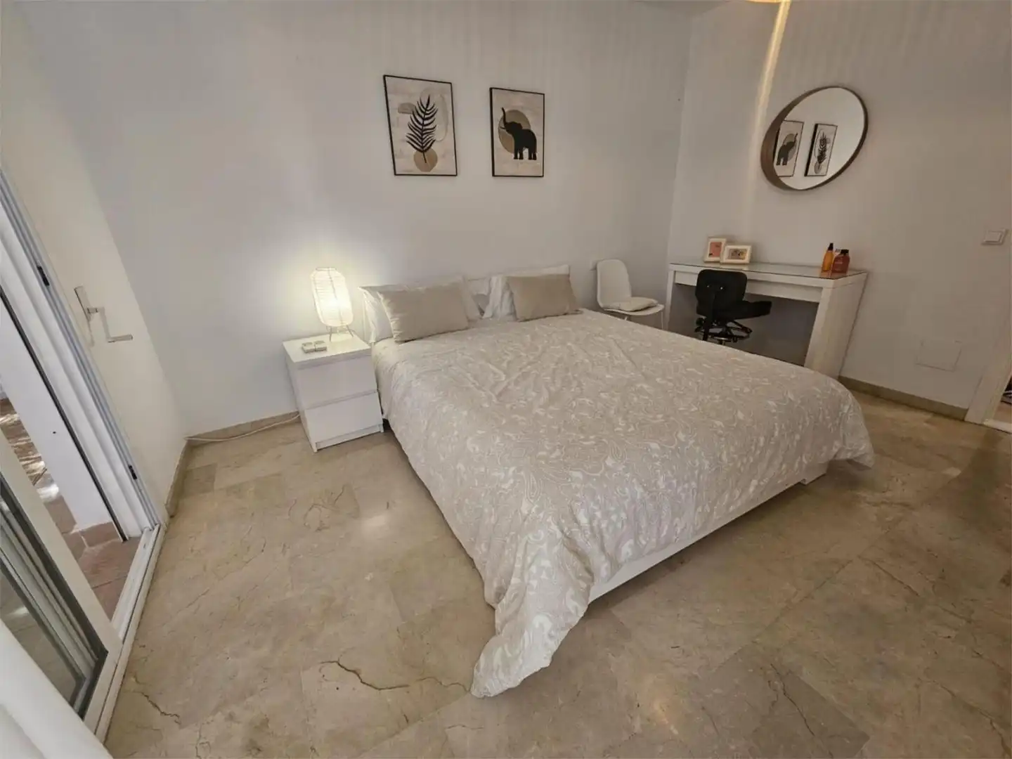 Casa o xalet de lloguer a Pasaje Córdoba, 33, La Capellanía - El Higuerón Dormitori de Casa o xalet de lloguer en Benalmádena amb Aire condicionat, Calefacció i Jardí privat