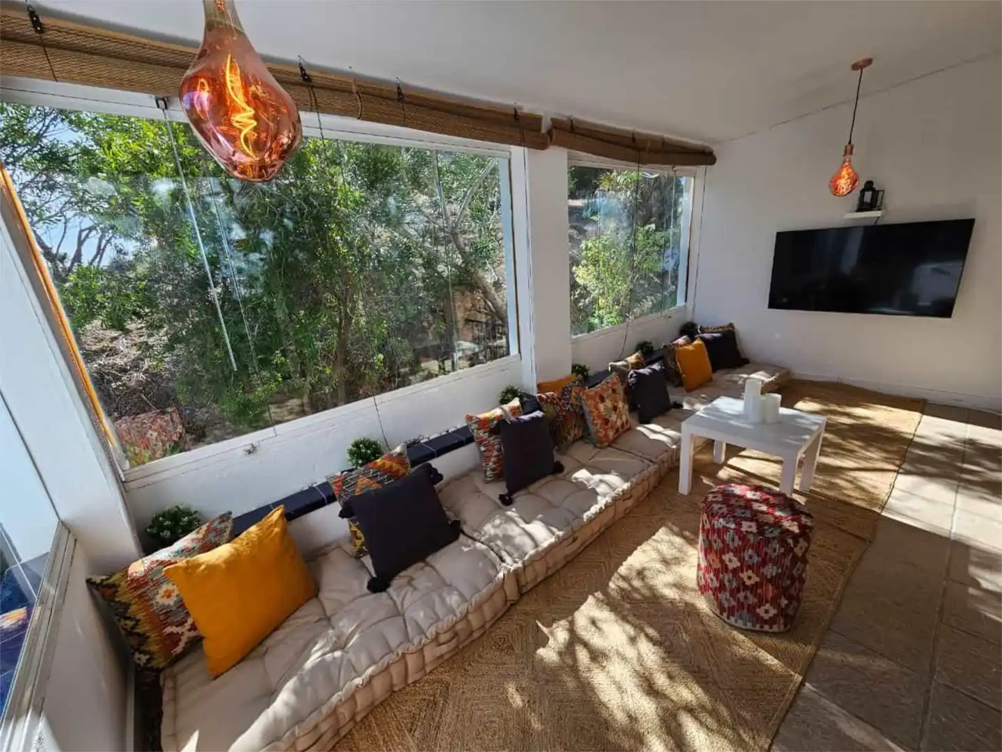 Casa o xalet de lloguer a Pasaje Córdoba, 33, La Capellanía - El Higuerón Sala d'estar de Casa o xalet de lloguer en Benalmádena amb Aire condicionat, Calefacció i Jardí privat