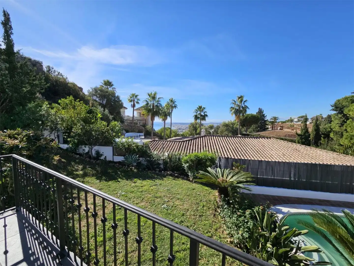 Casa o xalet de lloguer a Pasaje Córdoba, 33, La Capellanía - El Higuerón Jardí de Casa o xalet de lloguer en Benalmádena amb Aire condicionat, Calefacció i Jardí privat