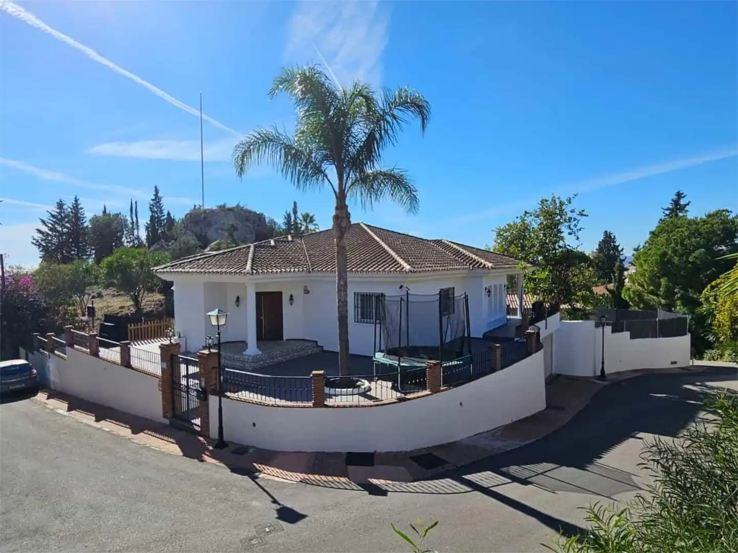 Casa o xalet de lloguer a Pasaje Córdoba, 33, La Capellanía - El Higuerón Vista exterior de Casa o xalet de lloguer en Benalmádena amb Aire condicionat, Calefacció i Jardí privat