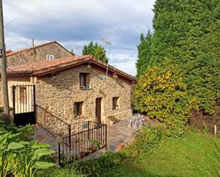 Vista exterior de Casa o xalet en venda en Villaviciosa amb Terrassa