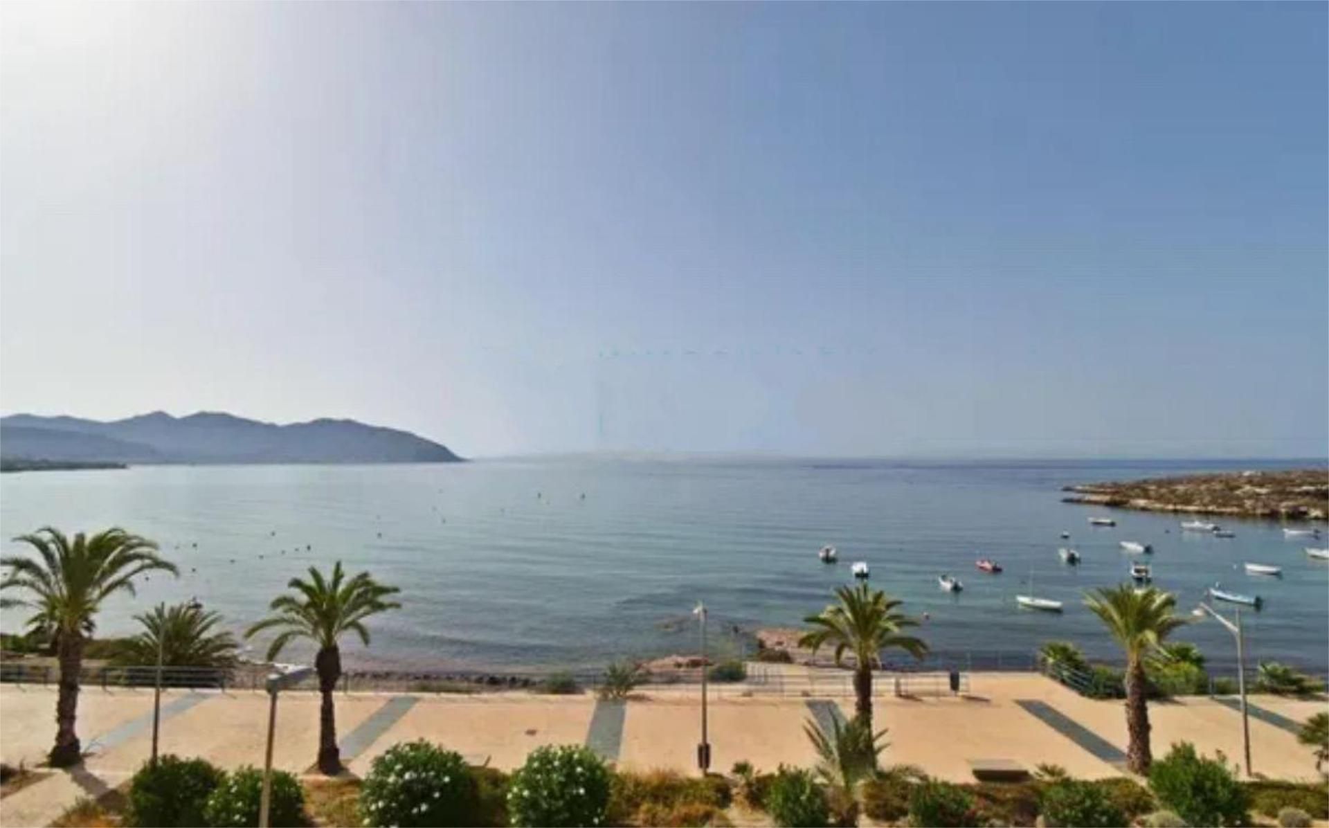 Vista exterior de Àtic en venda en Cartagena amb Aire condicionat, Terrassa i Balcó