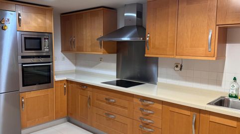 Foto 5 de Apartamento de alquiler en Calle Lastonar, 3, Puerto Banús, Marbella