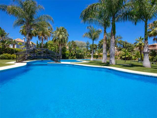 Apartamento en Alquiler en Calle Lastonar, 3 en Puerto Banús