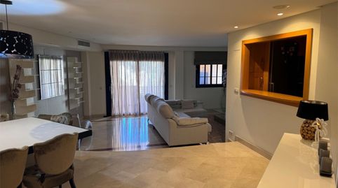 Foto 2 de Apartamento de alquiler en Calle Lastonar, 3, Puerto Banús, Marbella