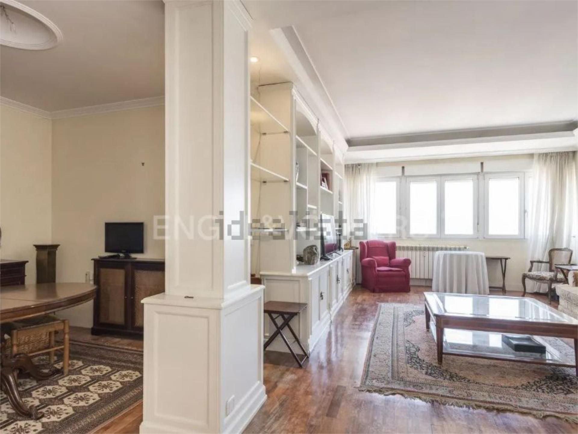 Living room of Single-family semi-detached for sale in  Madrid Capital