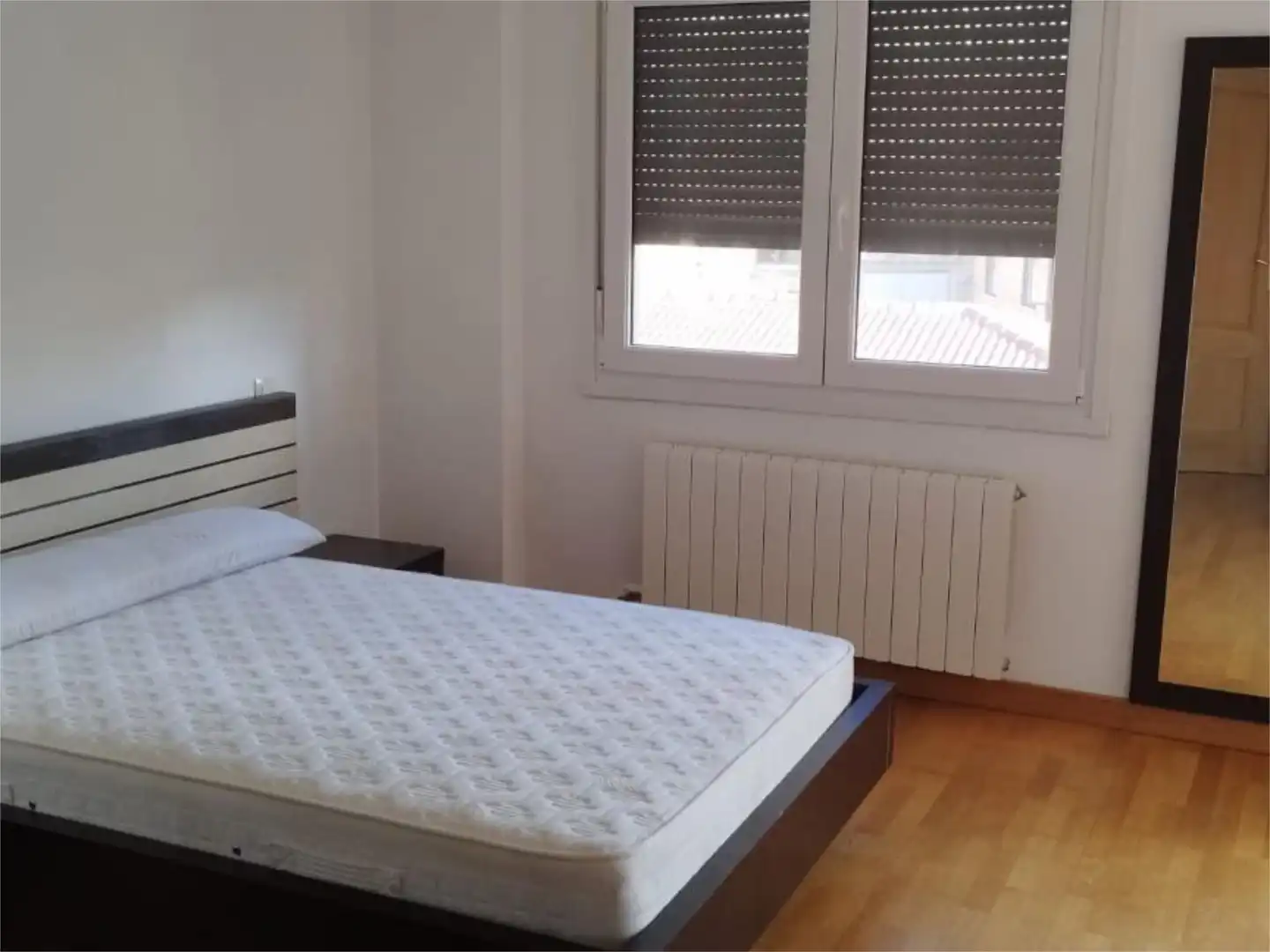 Piso de alquiler en Carretera Trascastrillo, 29, Quintanar de la Sierra Habitación de Piso de alquiler en Quintanar de la Sierra con Calefacción, Parquet y Amueblado
