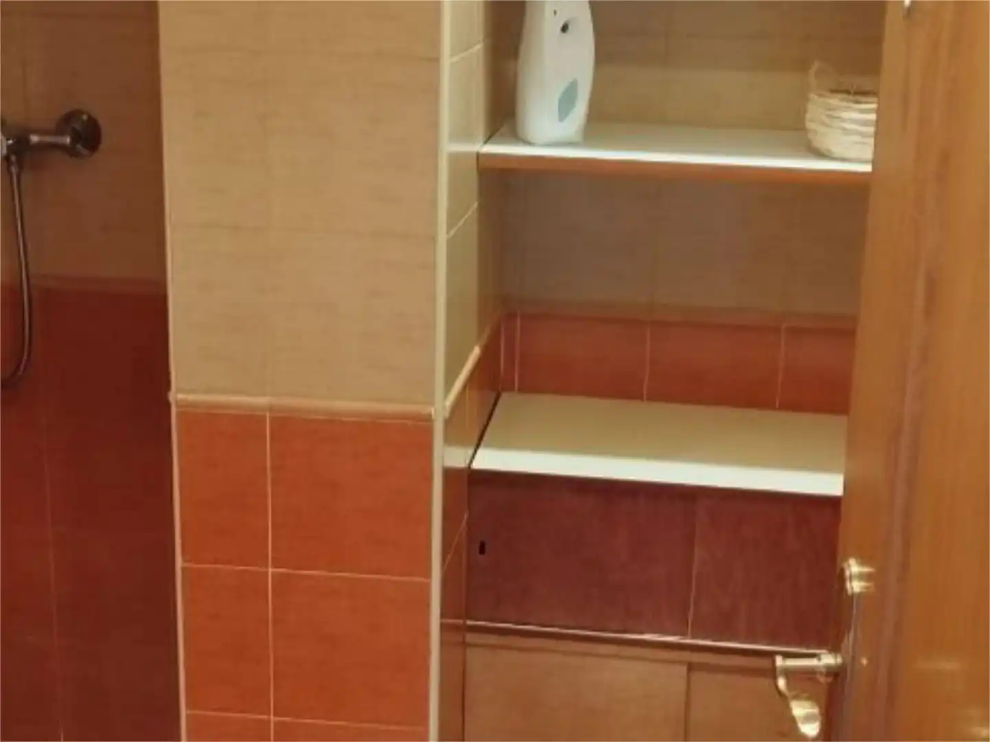 Piso de alquiler en Carretera Trascastrillo, 29, Quintanar de la Sierra Baño de Piso de alquiler en Quintanar de la Sierra con Calefacción, Parquet y Amueblado