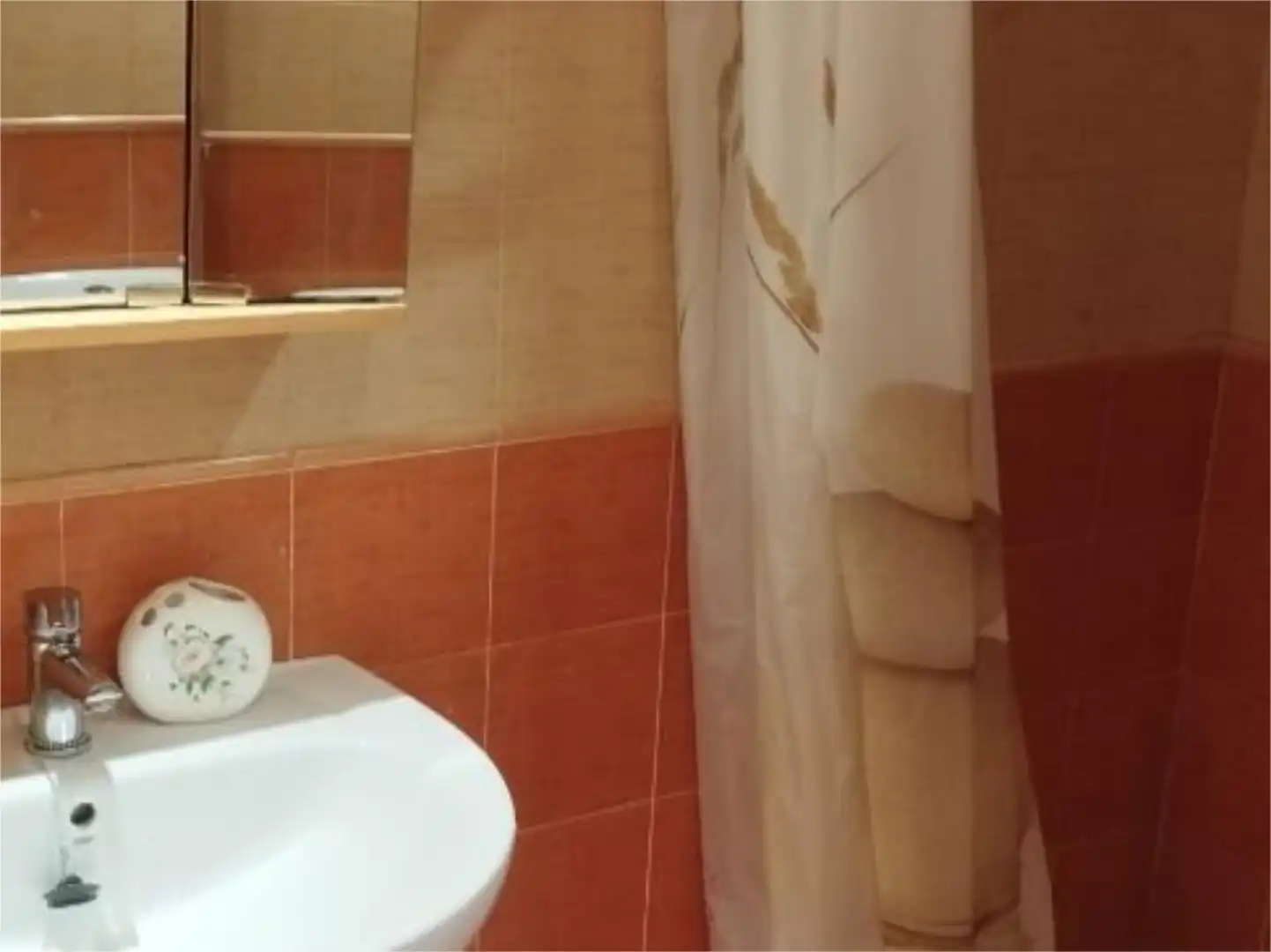 Piso de alquiler en Carretera Trascastrillo, 29, Quintanar de la Sierra Baño de Piso de alquiler en Quintanar de la Sierra con Calefacción, Parquet y Amueblado