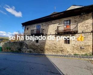 Vista exterior de Casa adosada en venda en Puebla de Sanabria amb Jardí privat, Terrassa i Balcó