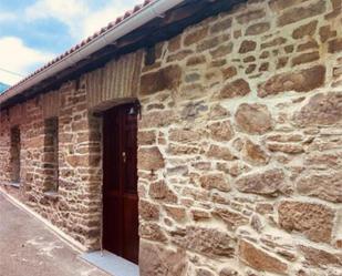 Vista exterior de Casa o xalet de lloguer en Mieres (Asturias) amb Calefacció, Jardí privat i Terrassa