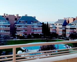 Exterior view of Flat to rent in Las Rozas de Madrid  with Air Conditioner, Terrace and Swimming Pool