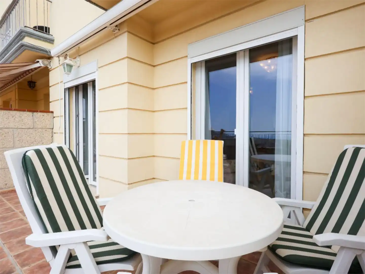 Einfamilien-Reihenhaus zum Verkauf in Calle Tinguafaya, 42, Chayofa Terrasse von Einfamilien-Reihenhaus zum Verkauf in Arona mit Terrasse und Balkon