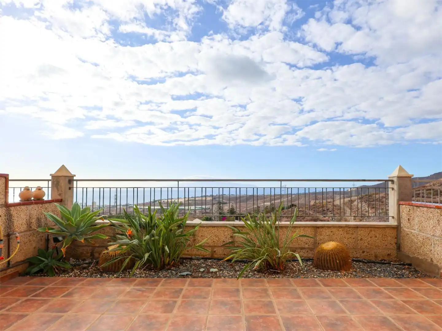 Einfamilien-Reihenhaus zum Verkauf in Calle Tinguafaya, 42, Chayofa Terrasse von Einfamilien-Reihenhaus zum Verkauf in Arona mit Terrasse und Balkon