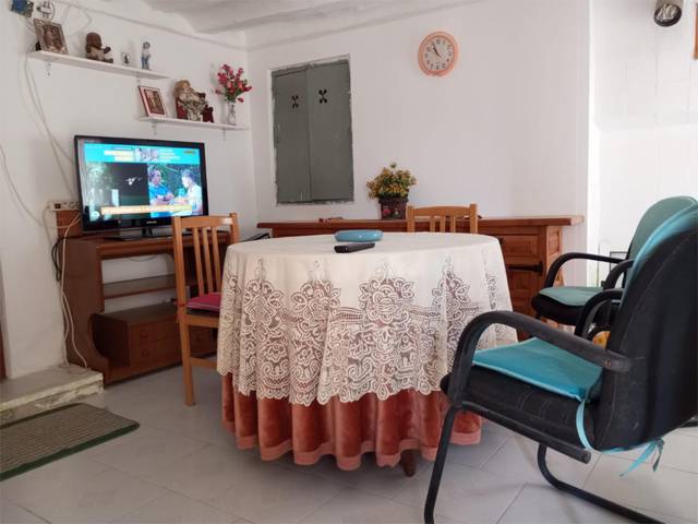Casa adosada en Venta en Calle Salvador, 5 en Hellín