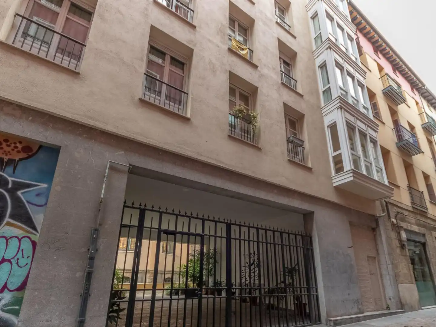 Duplexes for sale in Kale Barria, 1, Casco Viejo Exterior view of Duplexes for sale in Bilbao with Heating and Community parking