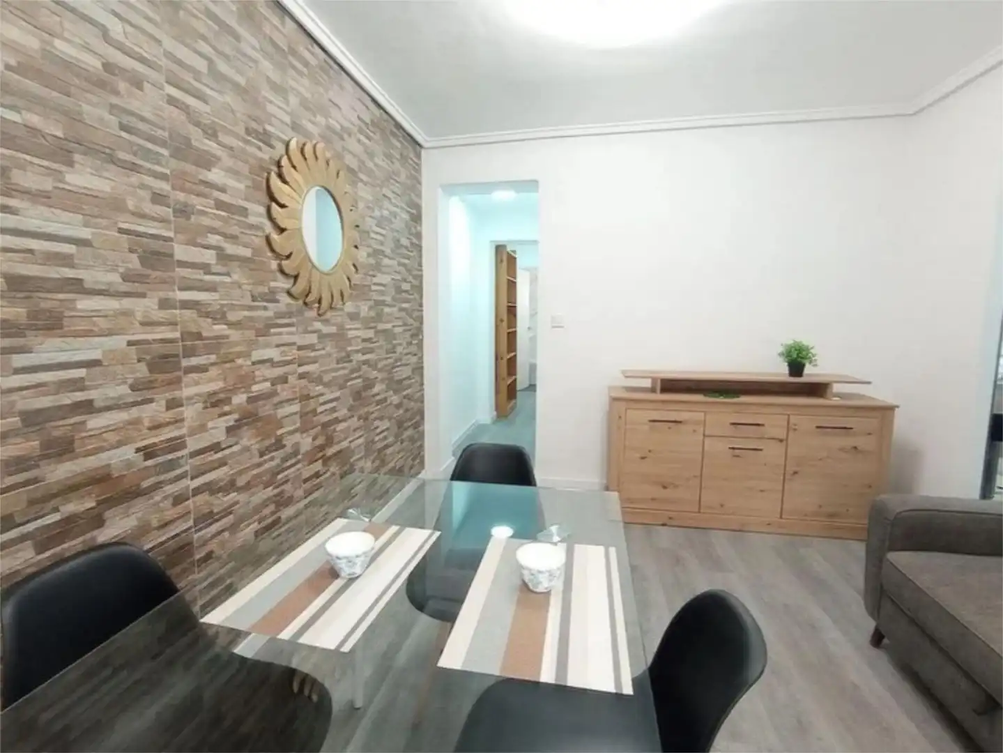 Habitación en Avinguda de la Mare de Déu de Montserrat, 241, El Guinardó Comedor de Piso para compartir en Barcelona con Aire acondicionado, Calefacción y Parquet