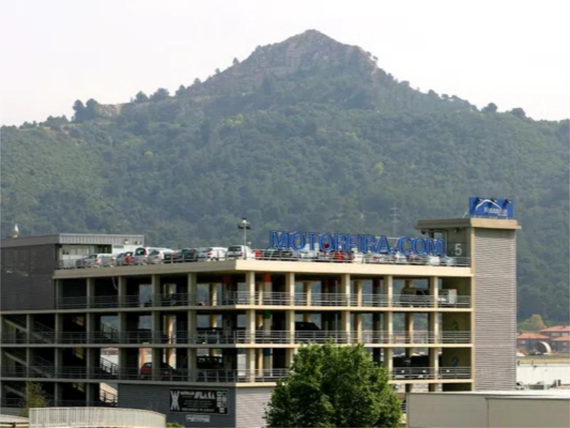 Vista exterior de Garatge de lloguer en Montcada i Reixac
