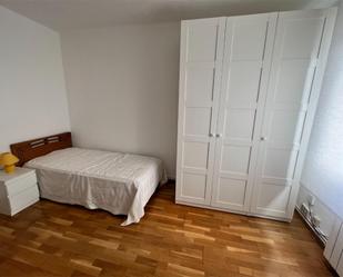 Bedroom of Flat to share in  Pamplona / Iruña  with Heating, Parquet flooring and Furnished