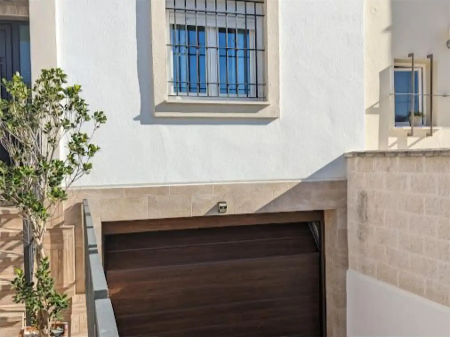 Einfamilien-Reihenhaus zum Verkauf in Calle Madroño, 26, Lebrija Außenansicht von Einfamilien-Reihenhaus zum Verkauf in Lebrija mit Klimaanlage, Heizung und Privatgarten