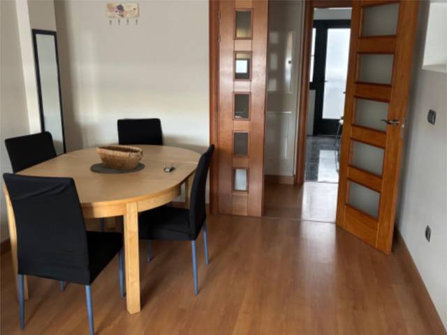 Piso en Alquiler en Plaza 3 de Abril, 5 en Oliveros - Altamira