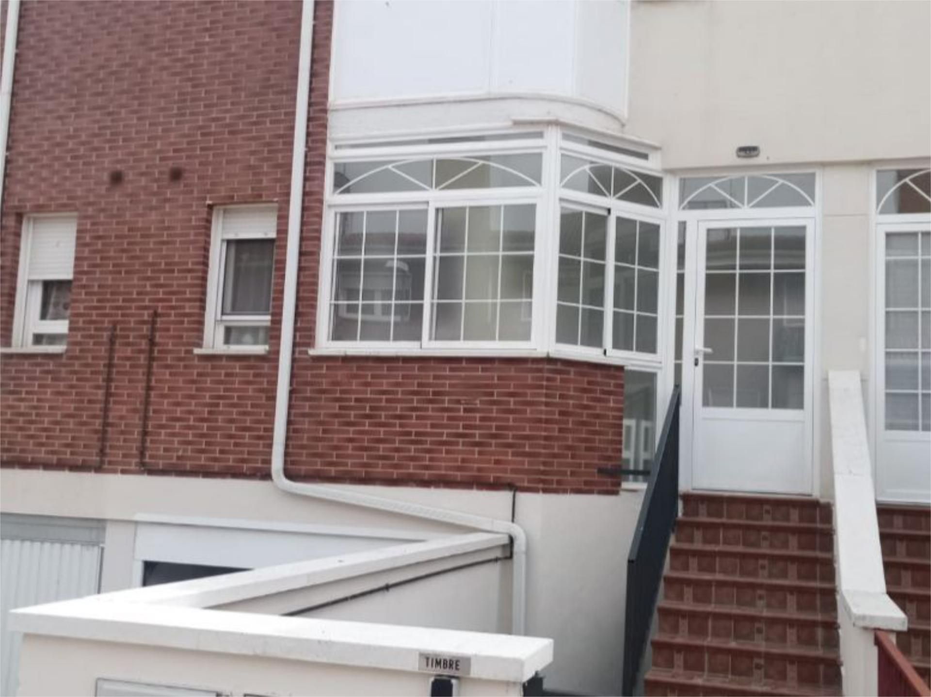Vista exterior de Casa o xalet en venda en Villanubla amb Calefacció, Jardí privat i Parquet