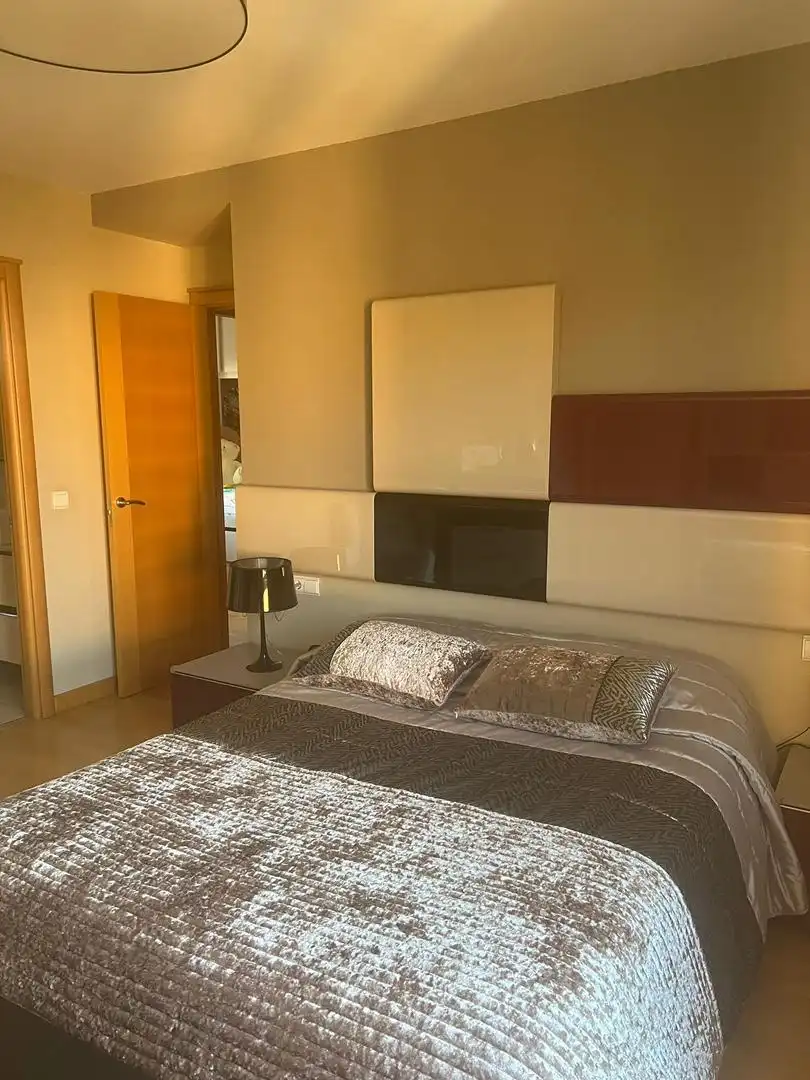 Piso en venta en Calle Pozo Albar, 5, La Florida - San Pedro Habitación de Piso en venta en Soria Capital con Trastero, Parking comunitario y Balcón
