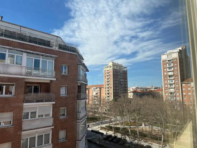 Piso en Venta en Calle de Montevideo, 10 en Cuatro Caminos - Azca