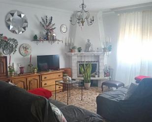 Sala d'estar de Casa o xalet en venda en Algeciras amb Jardí privat, Terrassa i Traster