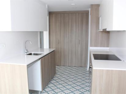 Kitchen of Flat for sale in Girona Capital  with Air Conditioner, Heating and Parquet flooring