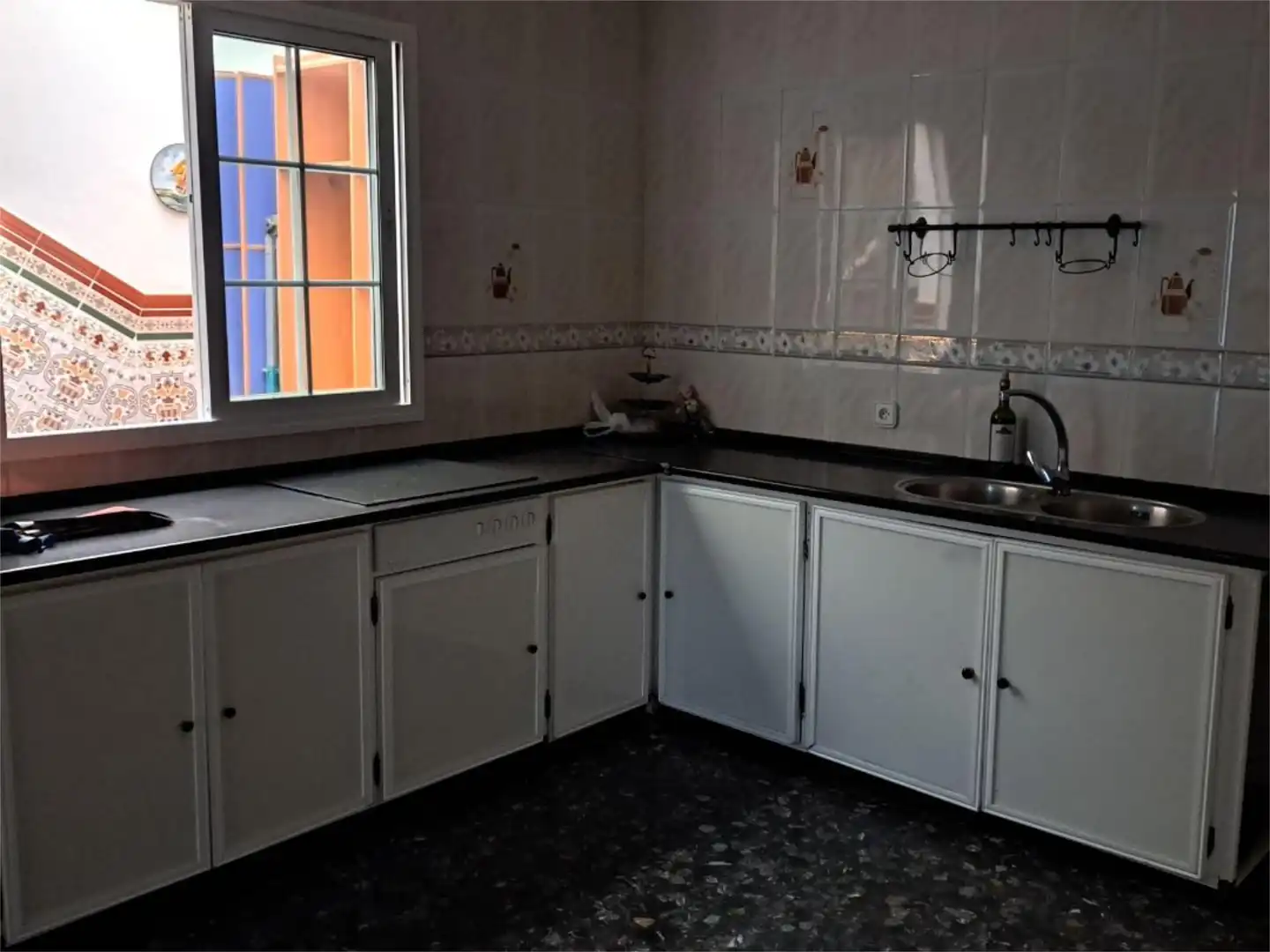 Cuina de Casa adosada en venda en Alcalá de Guadaira amb Aire condicionat