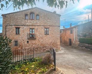 Vista exterior de Casa o xalet en venda en Montblanc amb Aire condicionat, Terrassa i Balcó