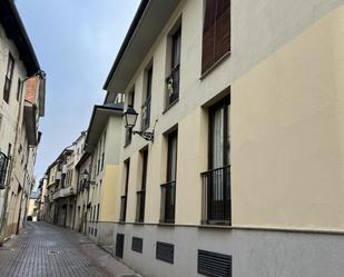 Vista exterior de Pis en venda en Ponferrada amb Calefacció, Parquet i Moblat