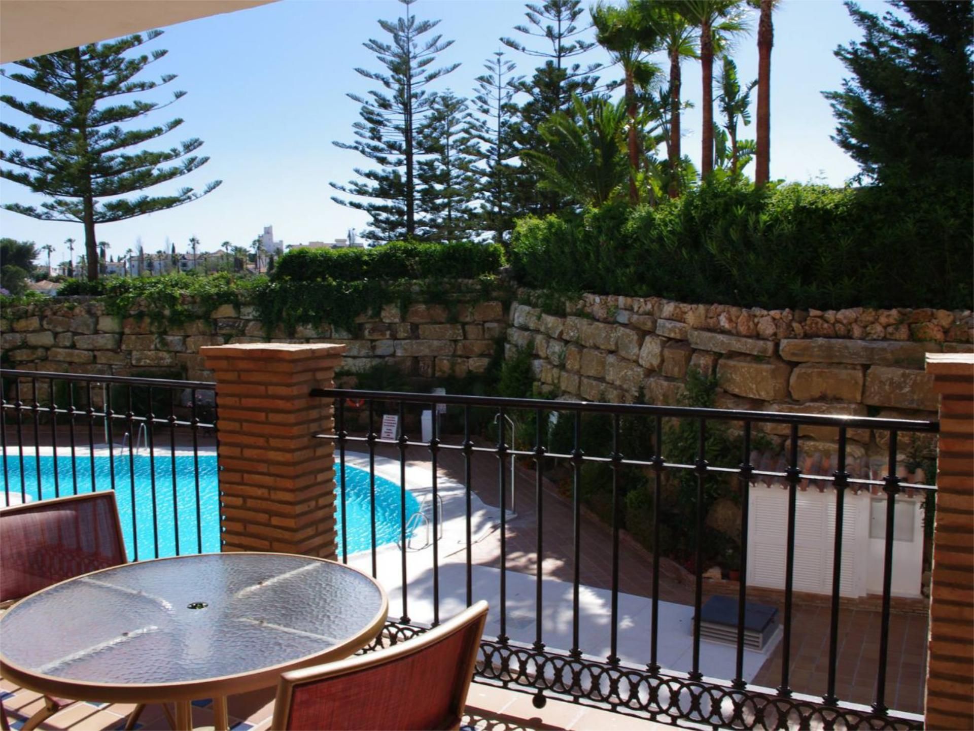 Swimming pool of Flat for sale in Mijas  with Air Conditioner, Terrace and Swimming Pool