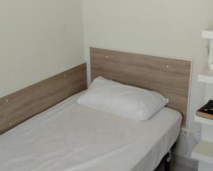 Bedroom of Flat to share in Santa Lucía de Tirajana  with Washing machine, Microwave and TV