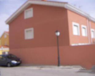 Vista exterior de Casa o xalet en venda en Camarma de Esteruelas amb Aire condicionat i Balcó