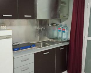 Kitchen of Flat for sale in  Zaragoza Capital  with Air Conditioner, Terrace and Furnished