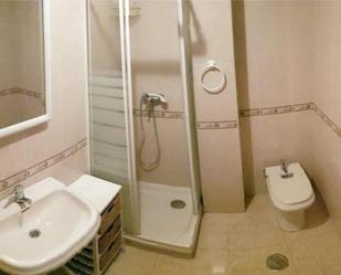 Bathroom of Apartment to rent in Cáceres Capital  with Terrace and Furnished