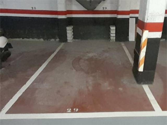 Garaje en Venta en Baixada de la Glòria, 10 en La Salut